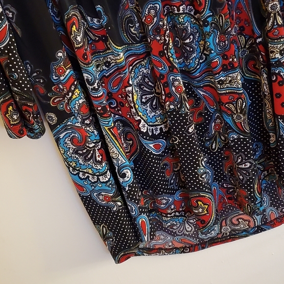 Dress shirt, form fitting on top. - Picture 3 of 3